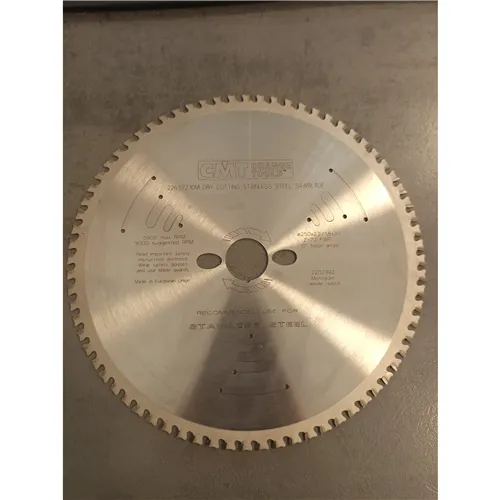 CMT Industrielle Kreissägeblätter für Edelstahl - D250x2,2 d30 Z72 HW (Gebraucht)