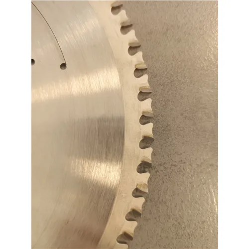 CMT Industrielle Kreissägeblätter für Edelstahl - D250x2,2 d30 Z72 HW (Gebraucht)