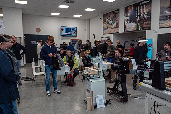 Überfüllter Showroom bei IGM während der Festool Roadshow 2025